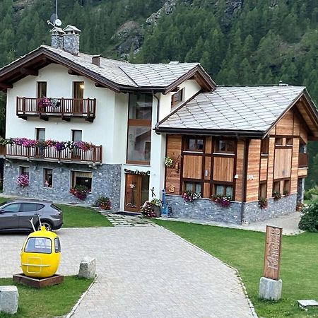 Fohre1748 Hotel Gressoney-La-Trinite Bagian luar foto